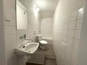 Pronájem kanceláře, Praha - Strašnice, Saratovská, 110 m2