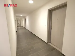 Pronájem bytu 2+kk, Praha - Hloubětín, Poděbradská, 59 m2