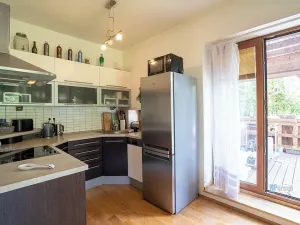 Prodej bytu 2+kk, Zbuzany, Lomená, 61 m2