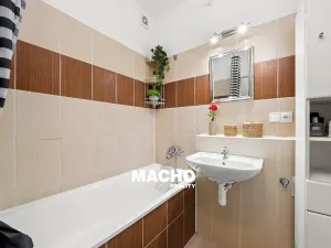 Prodej bytu 3+kk, Hostouň, U Tvrze, 70 m2