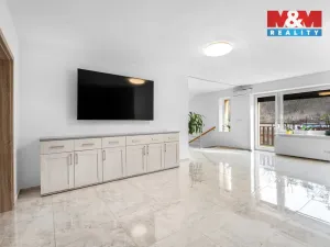 Prodej rodinného domu, Očihov, 280 m2