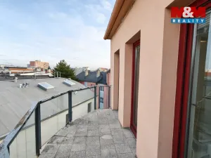 Pronájem bytu 2+kk, Opava - Město, Dolní náměstí, 94 m2