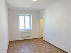 Pronájem bytu 2+kk, Praha - Vršovice, Ukrajinská, 49 m2
