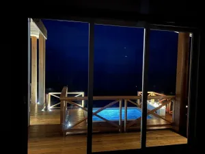 Prodej rodinného domu, Coxen Hole, Roatán, Honduras, 238 m2