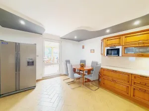 Prodej rodinného domu, Hora Svatého Šebestiána, 250 m2