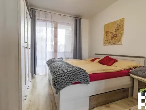 Pronájem bytu 1+kk, Praha - Modřany, Rorýsová, 38 m2