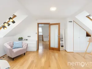 Prodej rodinného domu, Jesenice, Zvonková, 230 m2