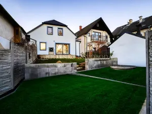 Prodej rodinného domu, Kamenice nad Lipou, nám. Husovo, 210 m2