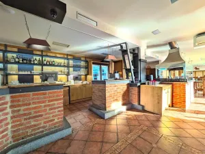 Pronájem restaurace, Praha - Kobylisy, Kyselova, 460 m2