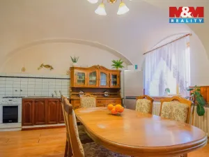 Prodej rodinného domu, Radonice, 260 m2