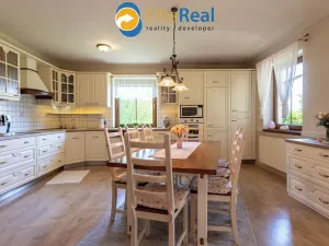 Prodej vícegeneračního domu, Příkazy, 344 m2