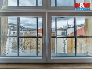 Pronájem bytu 2+kk, Praha, Janáčkovo nábřeží, 40 m2