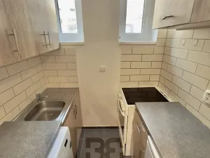 Pronájem bytu 2+1, Praha - Záběhlice, Záběhlická, 43 m2