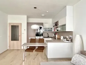 Pronájem bytu 2+kk, Brno, Hvozdecká, 45 m2