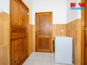 Prodej bytu 3+1, Nový Bor - Arnultovice, Gen. Svobody, 183 m2