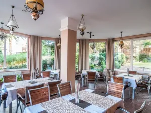 Prodej ubytování, Teplice, Vrchlického, 1500 m2