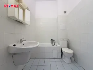 Pronájem bytu 2+kk, Zruč nad Sázavou, náměstí Míru, 36 m2