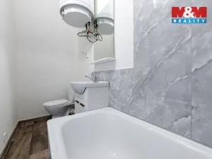 Prodej bytu 2+1, Karlovy Vary - Rybáře, Lad. Koubka, 50 m2