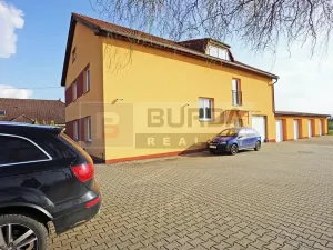 Pronájem kanceláře, Neratovice, 514 m2