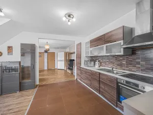 Prodej bytu 3+1, Teplice, U Hadích lázní, 73 m2