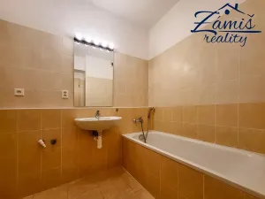 Pronájem bytu 2+kk, Kladno, Generála Selnera, 48 m2