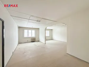 Prodej komerční nemovitosti, Kraslice, Palackého, 1800 m2