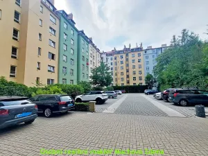 Pronájem garážového stání, Praha - Žižkov, Hartigova, 12 m2