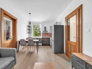 Pronájem bytu 2+kk, Hradec Králové, Pražská třída, 53 m2