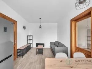 Pronájem bytu 2+kk, Hradec Králové, Pražská třída, 53 m2