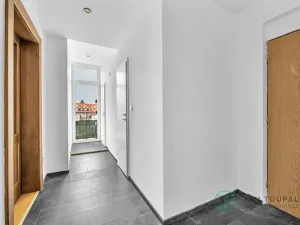 Pronájem bytu 2+kk, Hradec Králové, Pražská třída, 53 m2