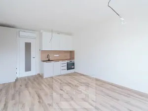 Pronájem bytu 1+kk, Praha - Hloubětín, Poděbradská, 32 m2