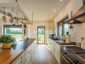 Prodej rodinného domu, Trnová, 229 m2