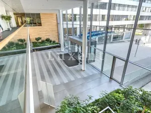 Pronájem obchodního prostoru, Praha, Na hřebenech II, 630 m2