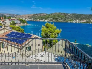 Prodej vícegeneračního domu, Rogoznica, Chorvatsko, 350 m2