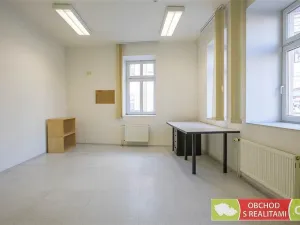 Prodej kanceláře, Chrudim - Chrudim IV, Lupáčova, 612 m2