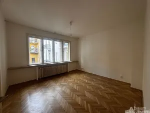 Pronájem bytu 1+1, Praha - Malá Strana, Šeříková, 34 m2