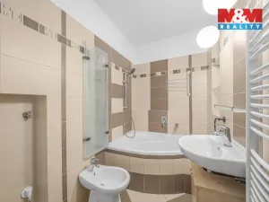 Prodej bytu 3+1, Jaroměř - Pražské Předměstí, Husova, 124 m2