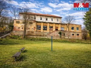 Prodej rodinného domu, Štěkeň, U Zámku, 1624 m2