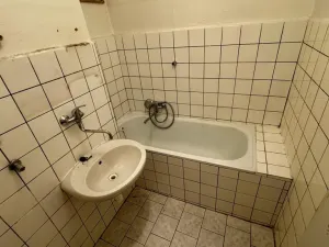 Prodej bytu 3+1, Pardubice - Zelené Předměstí, Sladkovského, 77 m2