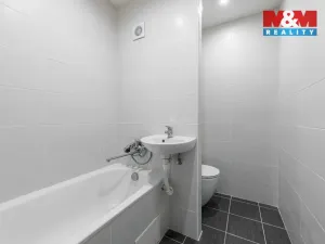 Prodej bytu 1+1, Chodov, náměstí 9. května, 36 m2