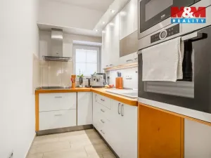 Prodej rodinného domu, Doksy, náměstí Republiky, 235 m2