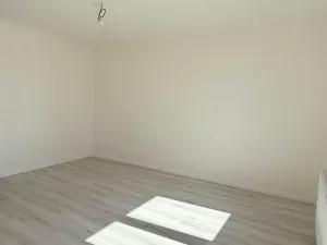 Prodej bytu 1+kk, Praha - Hloubětín, Sámská, 35 m2