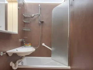 Pronájem bytu 2+kk, Kralupy nad Vltavou, sídl. U Cukrovaru, 42 m2