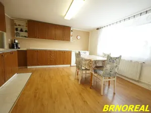 Prodej rodinného domu, Želeč, 237 m2