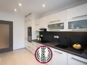 Pronájem bytu 2+kk, Praha - Vršovice, Jerevanská, 62 m2