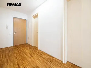 Pronájem bytu 2+kk, Praha - Karlín, Rohanské nábřeží, 73 m2