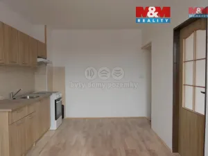Pronájem bytu 1+1, Jaroměř, nám. Československé armády, 50 m2
