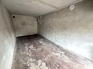 Pronájem garáže, Brno, Řezáčova, 18 m2