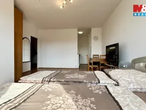 Pronájem bytu 2+kk, Praha - Bohnice, Poznaňská, 42 m2
