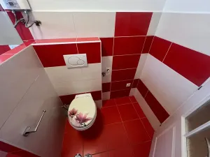 Pronájem bytu 2+1, Praha - Podolí, Jeremenkova, 49 m2